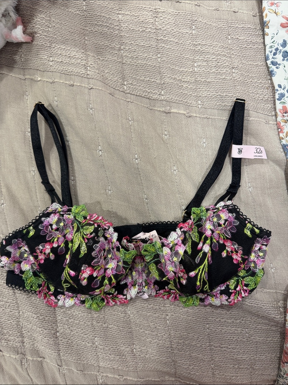 Victoria's Secret Wicked Unlined Lace Balconette Bra